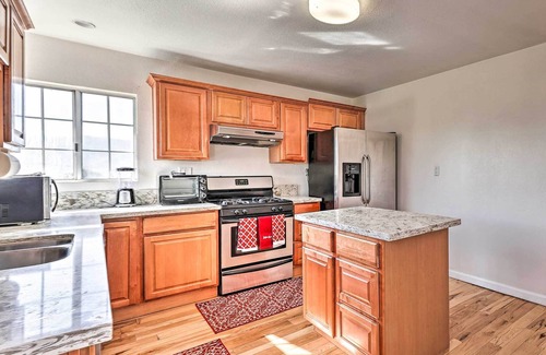 Lake Elsinore House | Mtn-View Home < 1 Mi to Lake Elsinore!