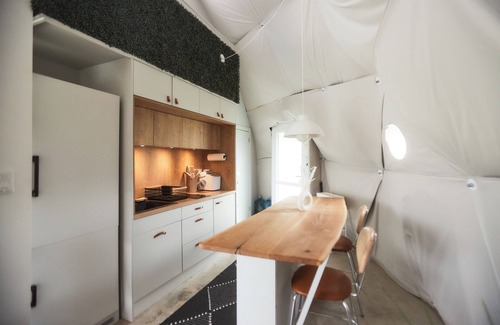 Hobart Apartment | Mtn View Lux Dome w/Heated Plunge Pool