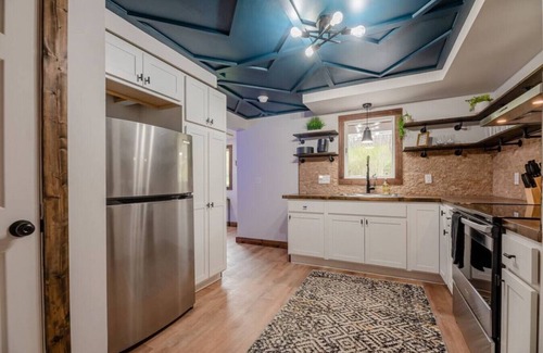 Canandaigua House | Mud Creek Lodge .1 mi to Bristol Mountain/Hot Tub/Creek