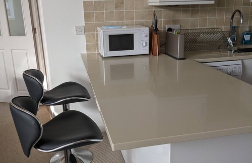 Mudeford Apartment | Mudeford flat near Beach and Quay