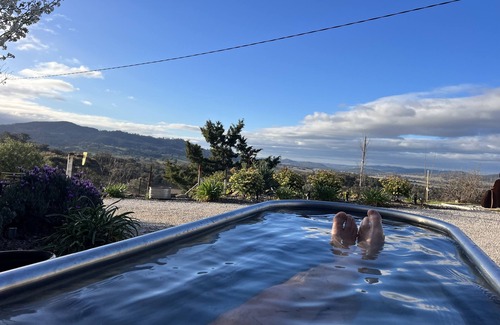 Collingwood House | MUDGEE - expansive views, complete privacy, dog friendly holiday cottage