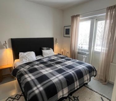 Hameenlinna Apartment | Mukavat kaksi huonetta ja keittiö aseman lähellä
