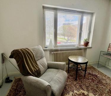 Hameenlinna Apartment | Mukavat kaksi huonetta ja keittiö aseman lähellä