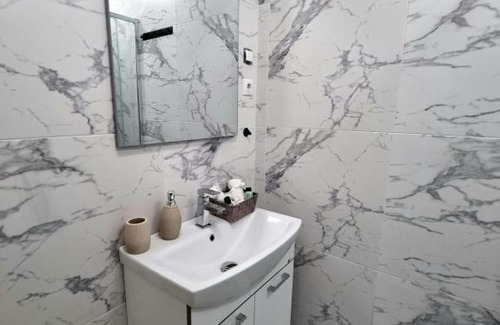 Hunedoara Apartment | Muki House