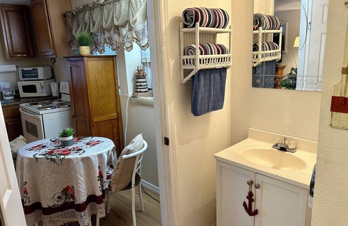 Nichols Cottage | Mulberry Garden Cottage