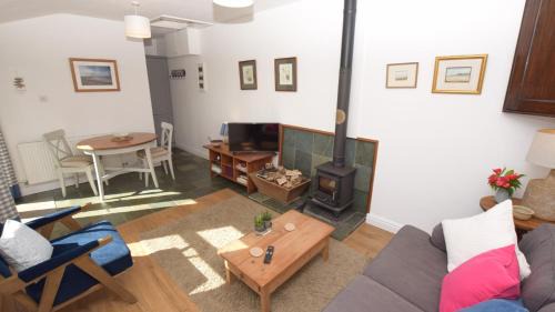 Crynant House | Mulberry Hill Cottage