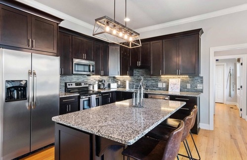 Downtown House | Muletown Haven – Stunning Downtown Escape!