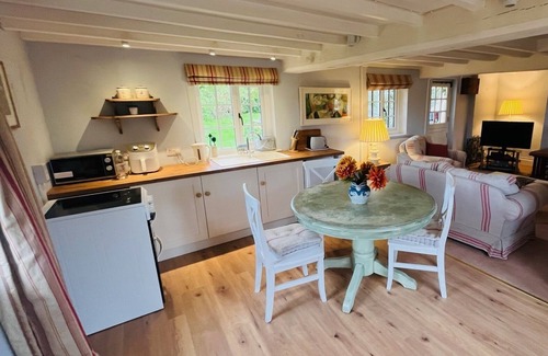 Overton-on-dee Cottage | Mulsford Country Cottage