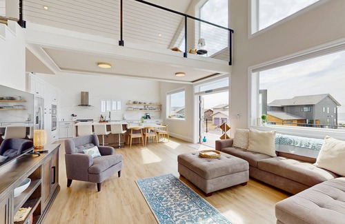 Westport House | Multi-level home w/beautiful ocean & sunset view, close to State parks & beach
