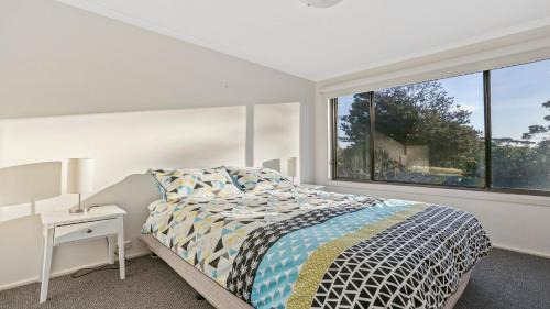 Bermagui House | Mumbulla House 22A Mumbulla Street- Large home with linen