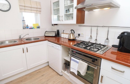 Yarmouth Cottage | Munday H1