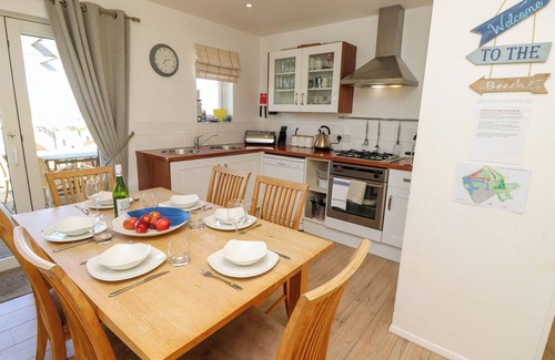 Yarmouth Cottage | Munday H1