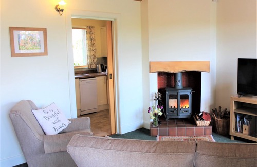 Nenthorn Cottage | Mungo s Well cottage. Log burner. Conservatory On 1 level. 3 miles from Kelso