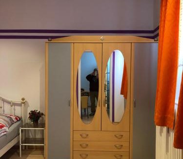 Sendling Apartment | Munich Apartment Harras (Souterrain)
