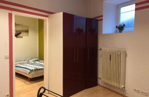Sendling Apartment | Munich Apartment Harras (Souterrain)