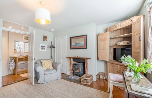 Holt House | Muriel Cottage - One Bedroom House, Sleeps 2