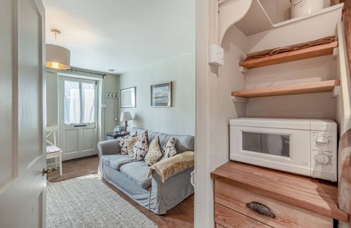 Holt House | Muriel Cottage - One Bedroom House, Sleeps 2