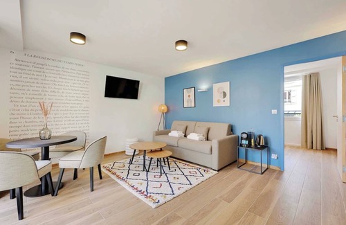 Vanves Apartment | Murillo Suite #24- Rooftop & Air Conditioning