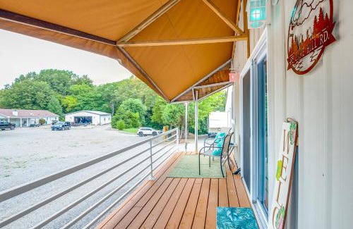 Murphysboro Apartment | Murphysboro Retreat with Deck Near Kinkaid Lake!