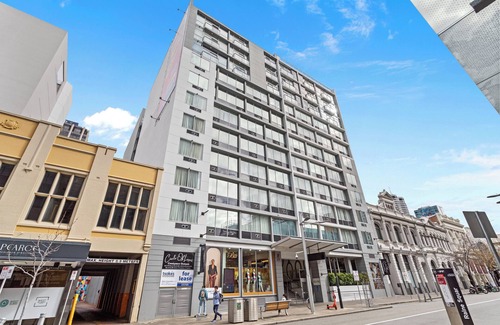 Perth Central Business District Apartment | Murray St Urban Retreat