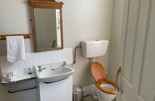 Manapouri Bed & Breakfast | Murrell's Grand View House