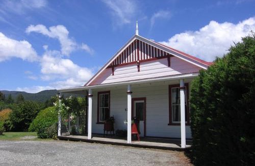 Manapouri Bed & Breakfast | Murrells Grand View House