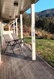 Manapouri House | Murrells Manapouri Lookout