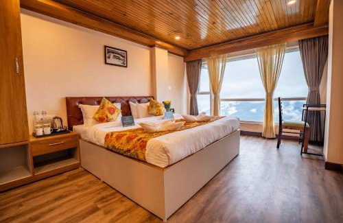 Darjeeling Hotel | Muscatel Stardust - Chowrasta Mall Road
