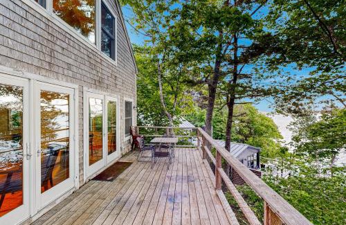 Round Pond House | Muscongus Sound Lookout