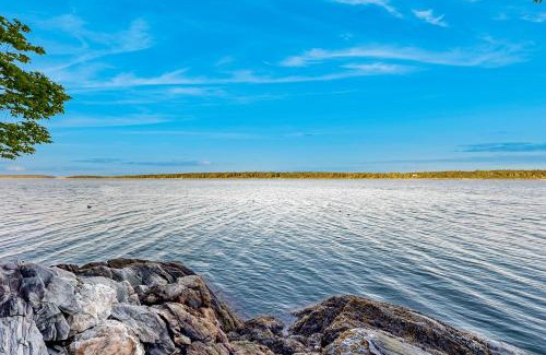 Round Pond House | Muscongus Sound Lookout
