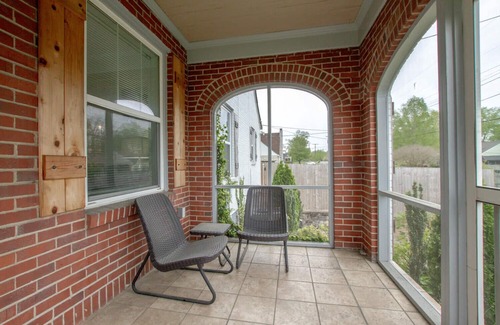 Inglewood House | Music City Estate - Large Private Backyard