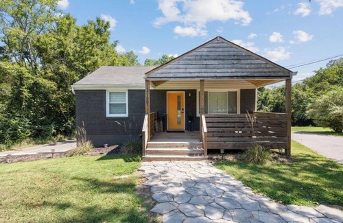 Hermitage House | Music City Hideaway!