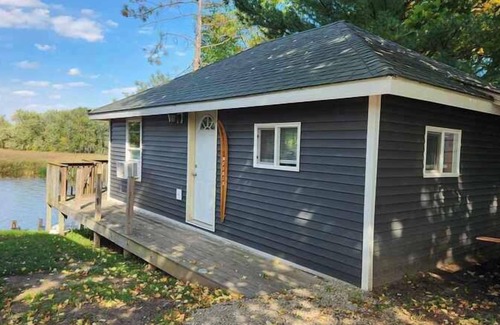 Fremont House | Muskie Cabin - Waterfront resort on Fremont Wolf River