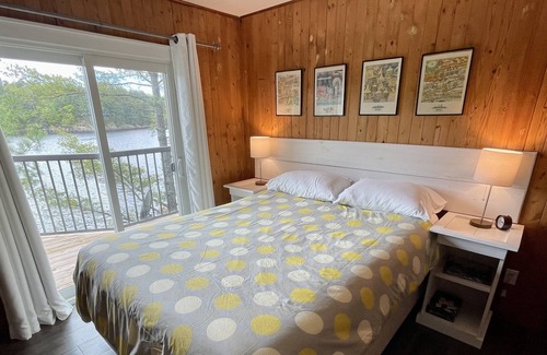 Bala Cottage | Muskoka Cottage on the Moon River