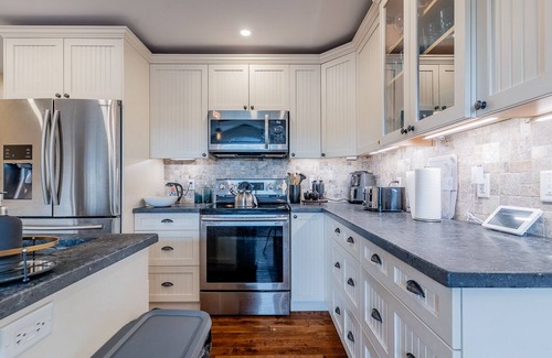 Huntsville Cottage | Muskoka cottage with pool