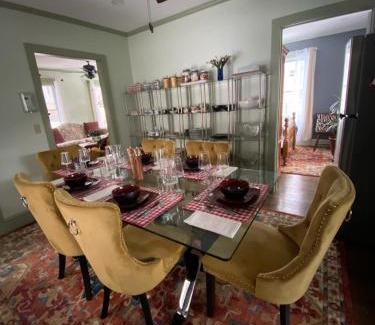 Springfield House | Must-See Vermont Amazing Beauty This Fall Foliage Season Book Now