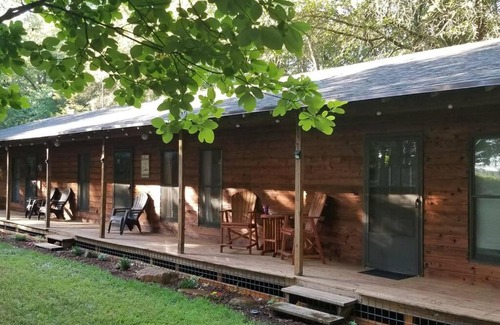 Greenfield House | Mutton Creek Getaway: comfortable, peaceful cabin
