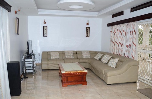 Muyenga House | Muyenga Luxury Vacation Home