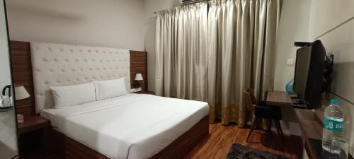 Mahindra World City Hotel | MWC Club by Downtown