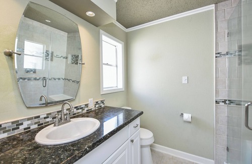 Alvin House | My Cozy Private place is a charming 1 room with a Pvt entrance and full bathroom