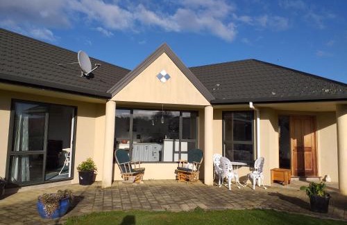Tuatapere House | My Place BnB