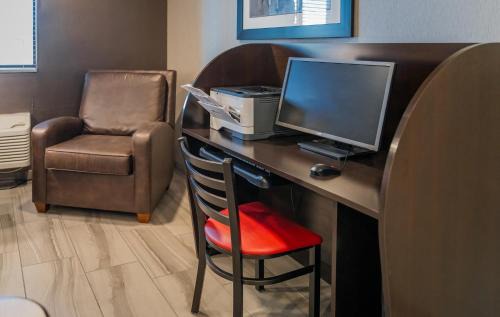 Ashwaubenon Hotel | My Place Hotel-Green Bay, WI