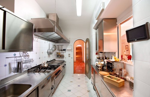 Liparlati Villa | My Rental Homes - Villa Elyseum with swimming pool, two large terraces, sea views