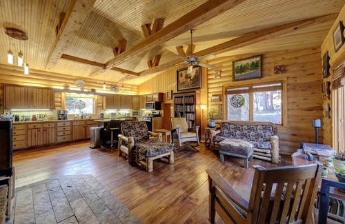 Saddlestring House | My Story | King Bed - Peaceful Cabin Retreat in Story, WY