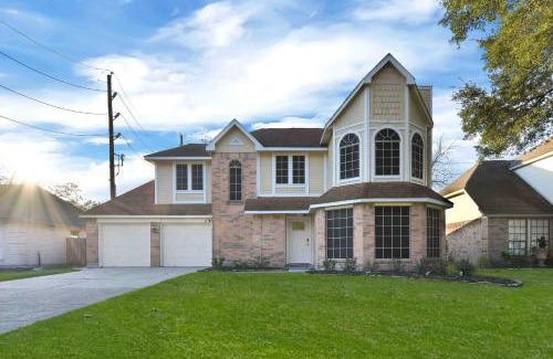 Atascocita Villa | My Villa & Pool in Humble