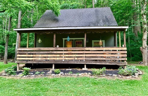 Rocky Ridge Cabin | Myersville-Private 9 ac cabin on the Middle Creek, yet close to it all.