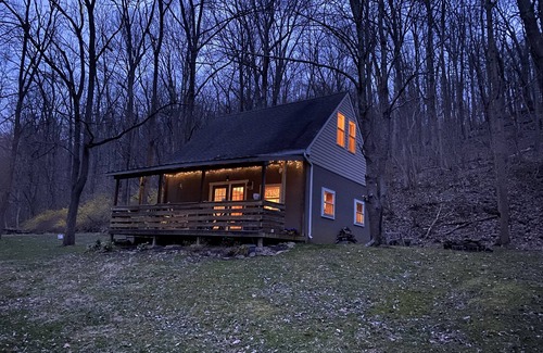 Rocky Ridge Cabin | Myersville-Private 9 ac cabin on the Middle Creek, yet close to it all.