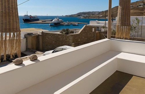 Tourlos Apartment | Mykonos Rose Nest - Sea View Escape