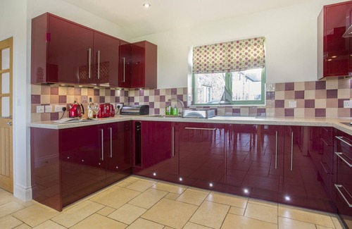 Brynsiencyn Cottage | MYNYDD PARYS, pet friendly, with a garden in Brynsiencyn