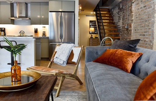 French Quarter Condo | MySouthernComfort "The Gabrielle" Large 3 bedroom FQ